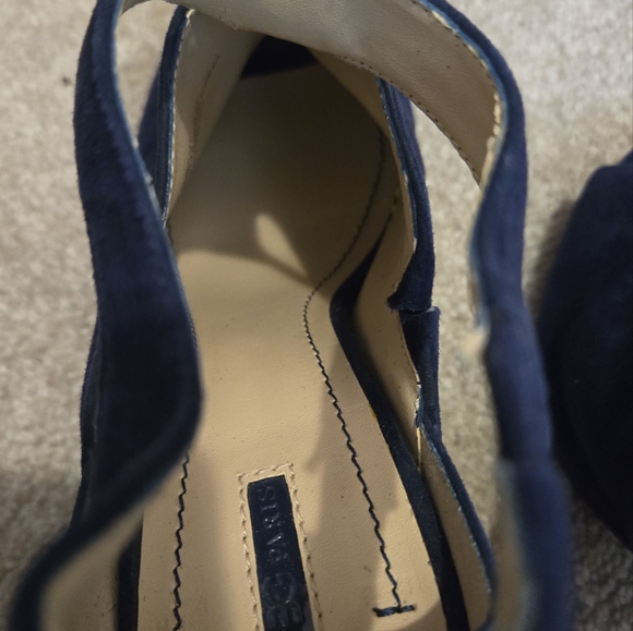 BCBG NWOT size 8.5 heels - Picture 7 of 11